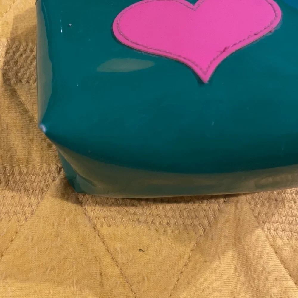 LOLO avery heart pouch